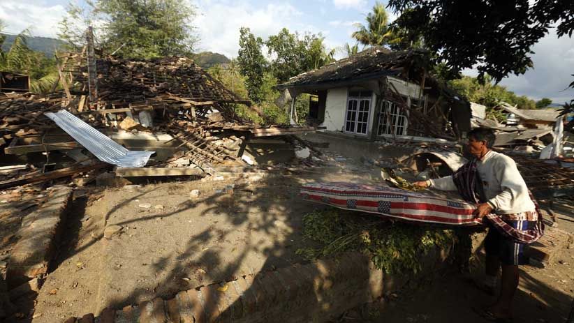 Akibat Gempa 7 SR, Desa di Lombok Utara Ini Hanya Tinggal Puing - Bagian 6
