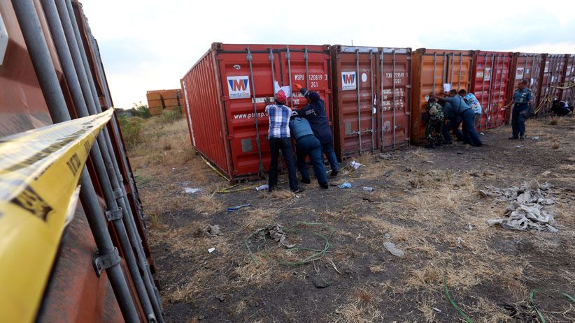 TNI AL Gagalkan Penyelundupan 25 Kontainer Pakaian Bekas dari China dan Taiwan - Bagian 5