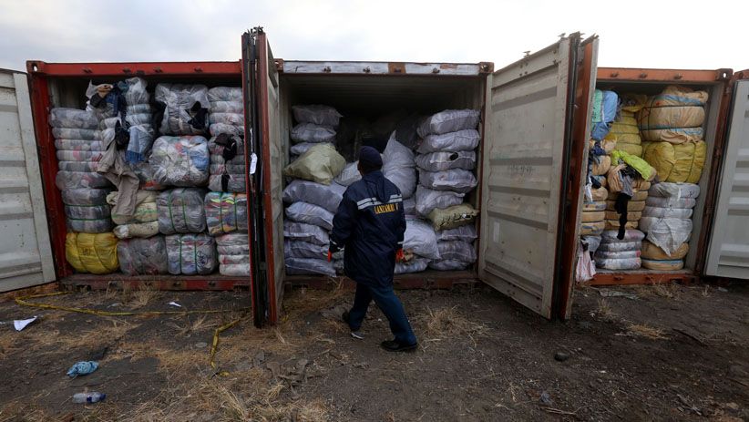 TNI AL Gagalkan Penyelundupan 25 Kontainer Pakaian Bekas dari China dan Taiwan - Bagian 1