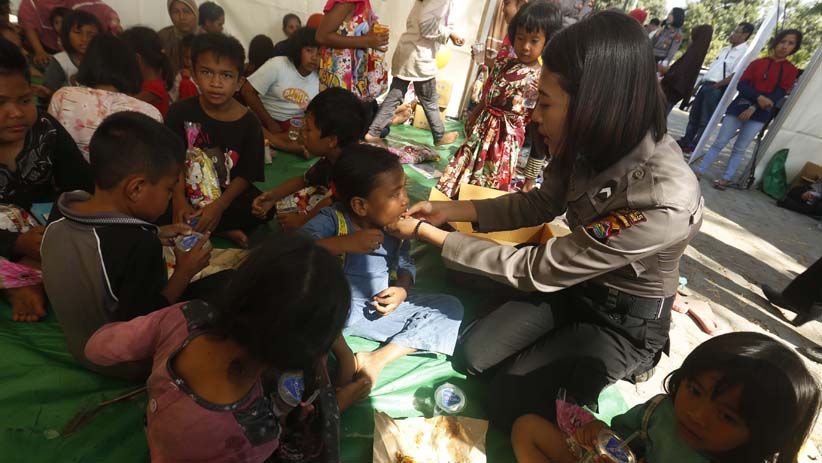 Begini Cara Polda NTB Memberikan Trauma Healing kepada Anak Korban Gempa - Bagian 3