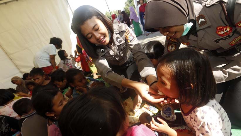 Begini Cara Polda NTB Memberikan Trauma Healing kepada Anak Korban Gempa - Bagian 2