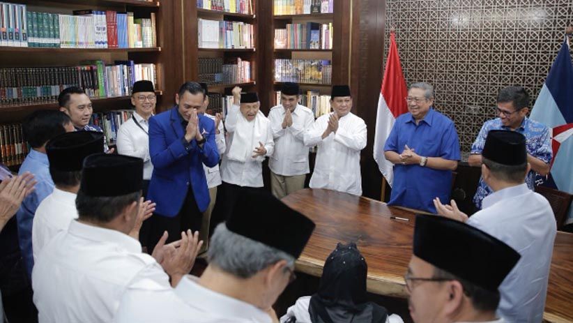 Demokrat Merapat, SBY Tanda Tangan Dukungan Disaksikan Prabowo - Bagian 2