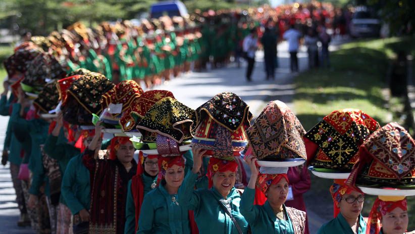 1.000 Masyarakat Minangkabau Ikut Upacara Arak-arakan Bajamba - Bagian 2