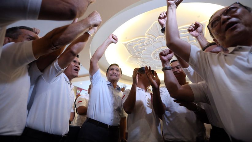 Luhut dan Purnawirawan TNI Deklarasi Dukung Jokowi-Ma'ruf Amin  - Bagian 6