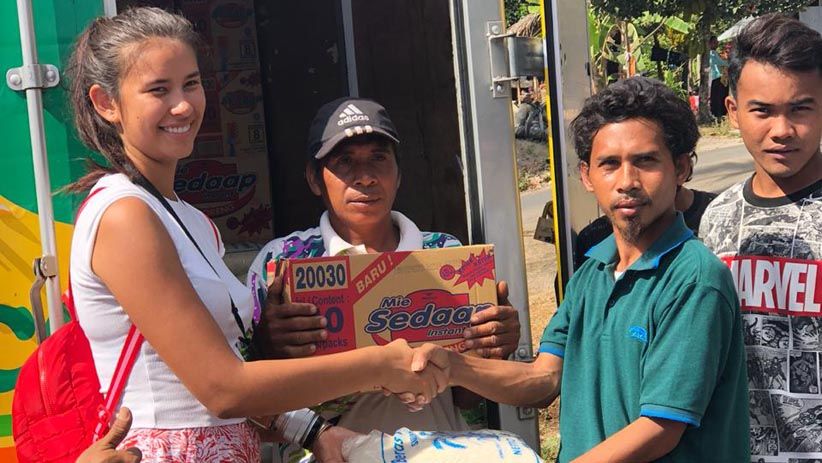 Miss Indonesia 2017 Achintya Nilsen Berikan Donasi kepada Korban Gempa Lombok - Bagian 2