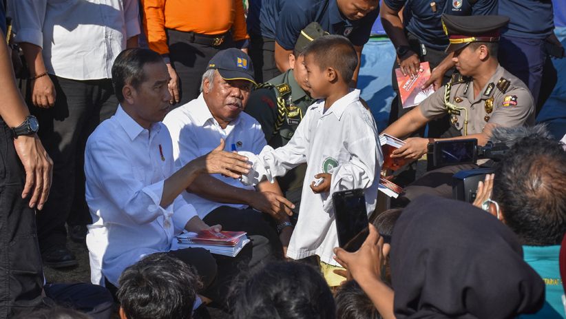 Berdialog dengan Korban Gempa, Jokowi Janji Bantu Perbaikan Rumah Rusak - Bagian 2