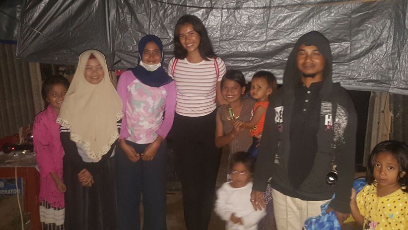 Miss Indonesia 2017 Achintya Nilsen Berikan Donasi kepada Korban Gempa Lombok - Bagian 6