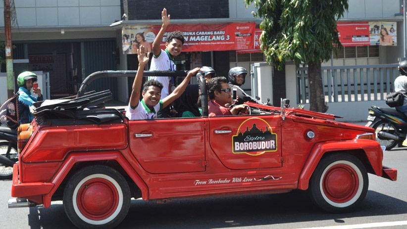 Si Kembar Bagas-Bagus, Pemain Timnas U-16 Diarak Keliling Kota Magelang - Bagian 2