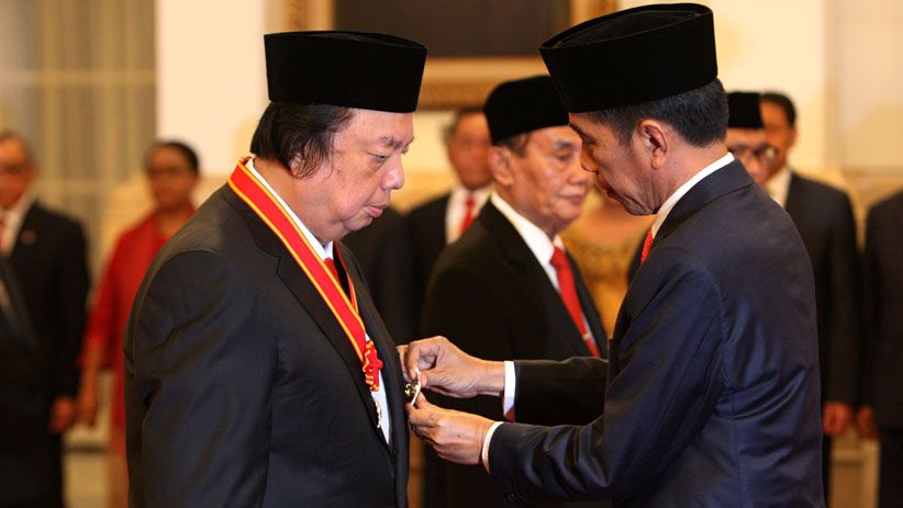 Presiden Jokowi Berikan Penganugerahan Tanda Kehormatan kepada 8 Tokoh - Bagian 4