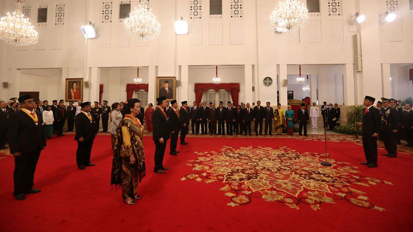 Presiden Jokowi Berikan Penganugerahan Tanda Kehormatan kepada 8 Tokoh - Bagian 3