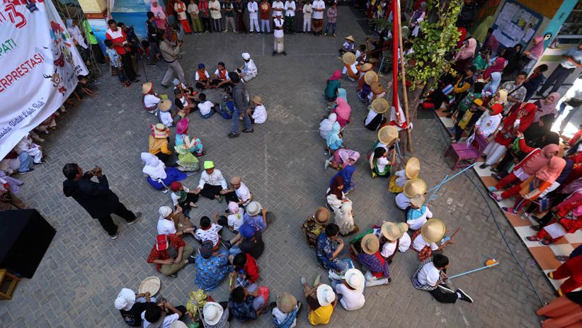 Aksi Teatrikal Pelajar SD Kreatif Surabaya Sambut Hari Kemerdekaan RI - Bagian 5