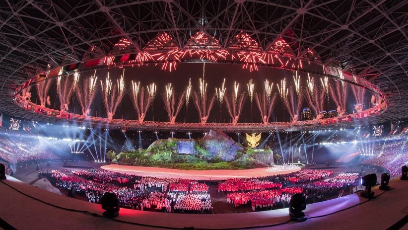 Kembang Api Merah Putih Hiasi GBK, Tanda Asian Games 2018 Resmi Dibuka - Bagian 2