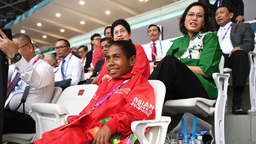 Duduk di Deretan Kursi Menteri, Begini Gaya Joni Nonton Pembukaan Asian Games - Bagian 2