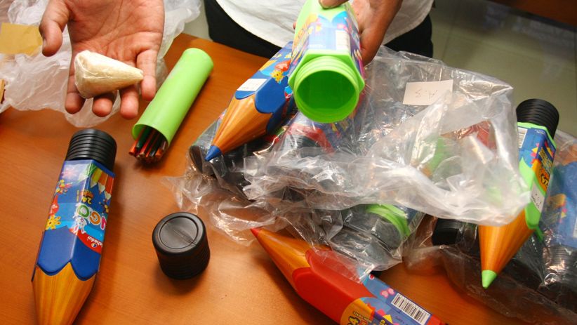 Bea Cukai Gagalkan Penyelundupan Tempat Pensil Berisi Sabu dan Permen Ganja - Bagian 2