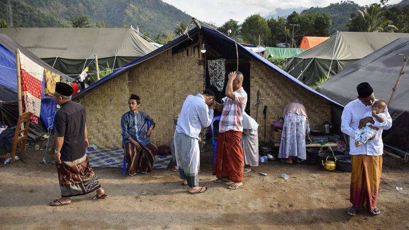 Korban Gempa Lombok Merayakan Idul Adha di Lokasi Pengungsian - Bagian 2