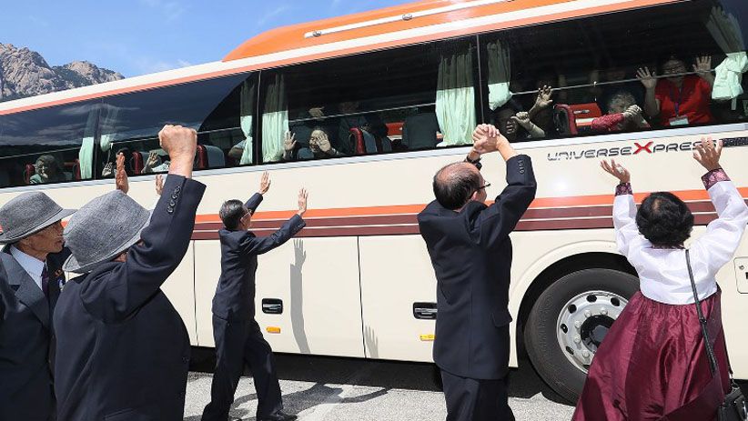 Hari Terakhir Reuni Keluarga Korsel dan Korut setelah 7 Dekade Tak Bertemu - Bagian 3