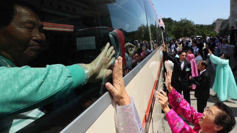 Hari Terakhir Reuni Keluarga Korsel dan Korut setelah 7 Dekade Tak Bertemu - Bagian 2