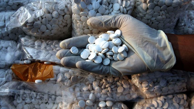 Polisi Gagalkan Peredaran 7 Juta Pil Koplo di Surabaya - Bagian 1