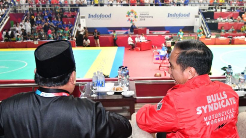 Momen Jokowi dan Prabowo Berpelukan dengan Pesilat Hanifan Yunadi - Bagian 3