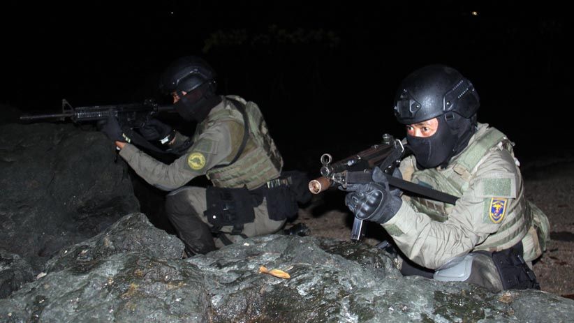 Prajurit Intai Amfibi Korps Marinir Bebaskan Sandera di Paiton - Bagian 4