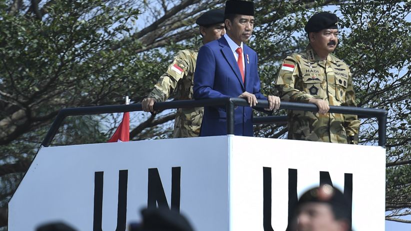 Presiden Jokowi Lepas Kontingen Garuda TNI Penjaga Perdamaian - Bagian 5