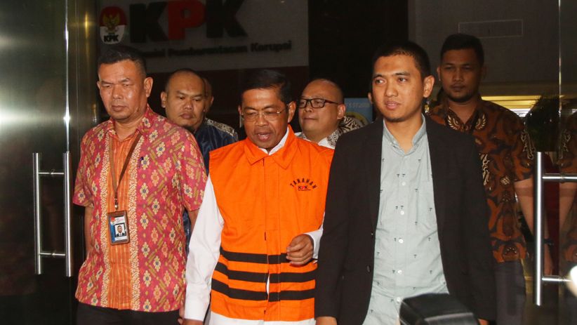 Begini Penampilan Idrus Marham Pakai Rompi Tahanan KPK - Bagian 2