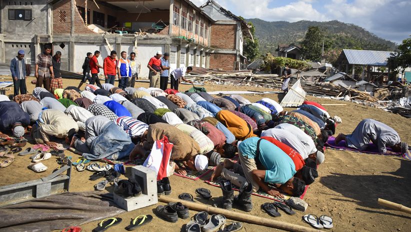 Presiden Jokowi Serahkan Bantuan Uang Tunai untuk Korban Gempa - Bagian 5