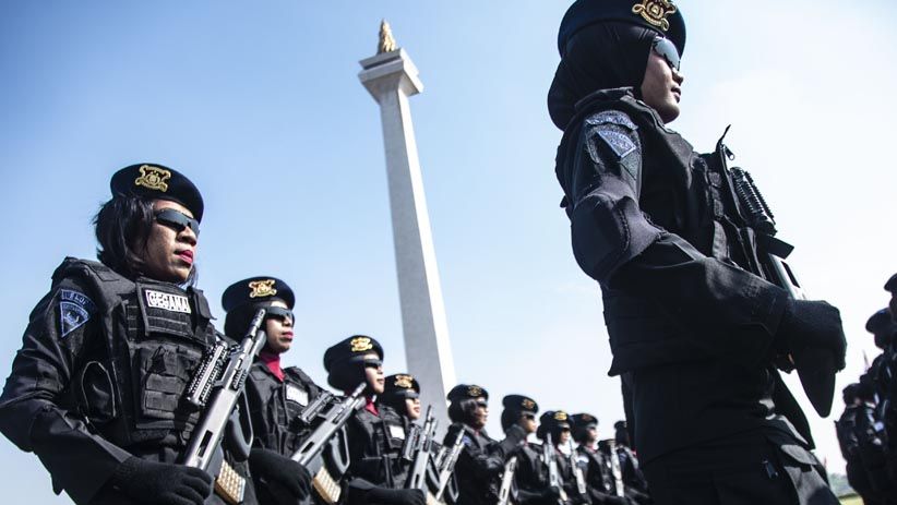 2.000 Pasukan Perempuan Mengikuti Peringatan HUT ke-70 Polwan - Bagian 2
