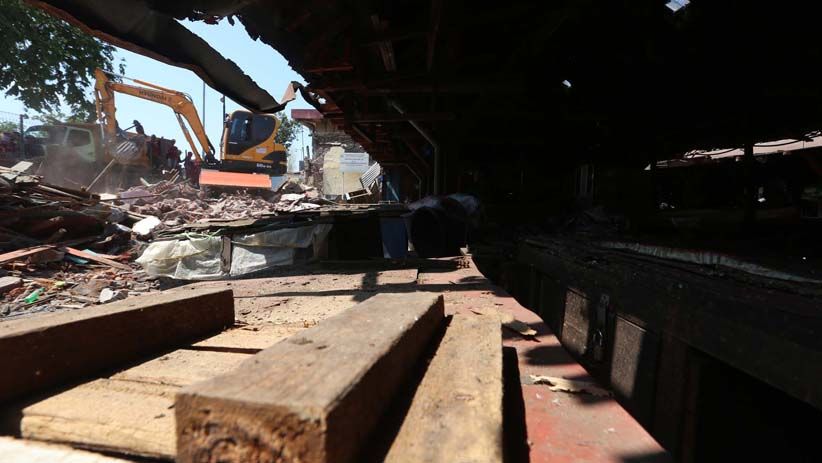 Pedagang Protes Lapak Pasar Keputran Digusur Tanpa Pemberitahuan  - Bagian 3