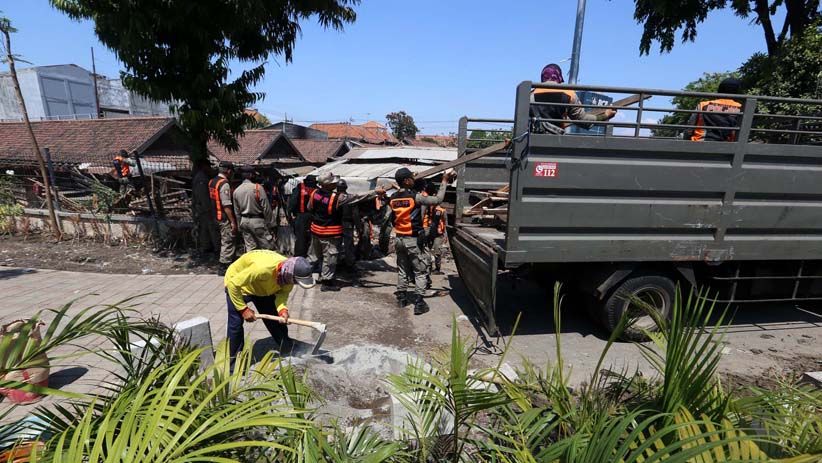 Pedagang Protes Lapak Pasar Keputran Digusur Tanpa Pemberitahuan  - Bagian 4