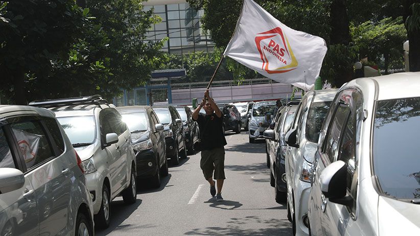 Tolak Eksploitasi, Ratusan Driver Online Geruduk Kantor Grab - Bagian 2