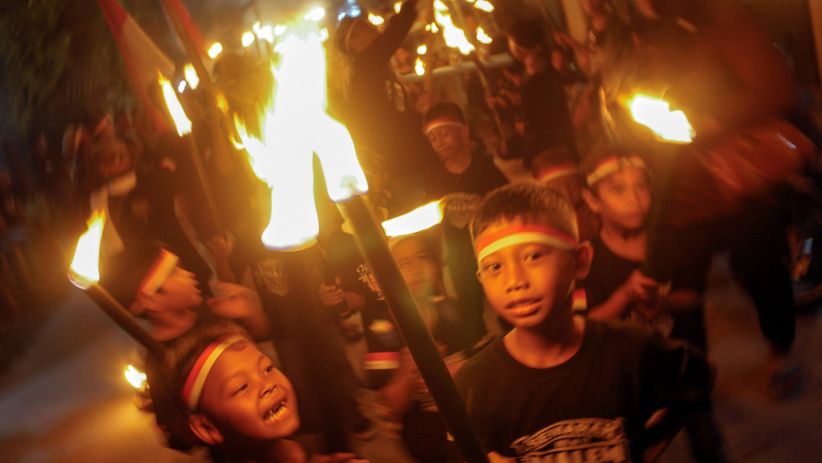 Foto-Foto Pawai Obor Tahun Baru Islam 1440 Hijriah di Berbagai Daerah - Bagian 7