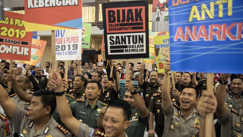KPU, TNI-Polri dan Masyarakat Jawa Barat Deklarasi Damai Pemilu 2019 - Bagian 2