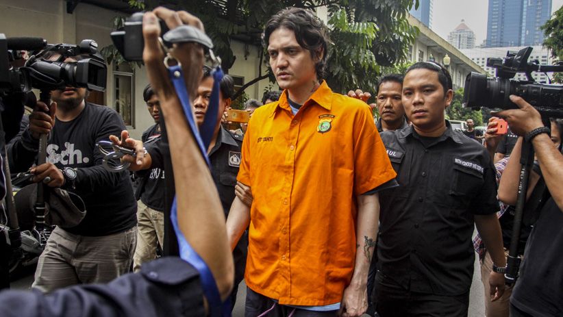 Ekspresi Ozzy Albar saat Ditahan Polisi karena Kasus Narkoba - Bagian 2