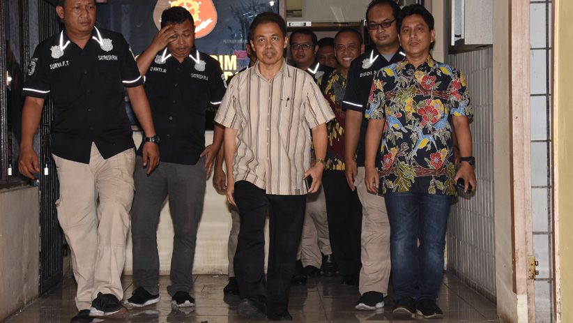 Ekspresi Mantan Wali Kota Depok Nur Mahmudi Ismail Usai Diperiksa 13 Jam - Bagian 1