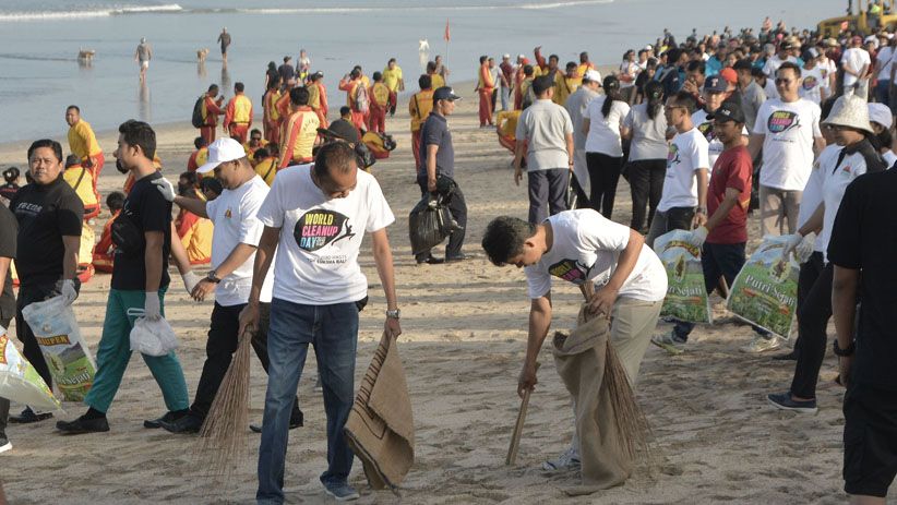 World Cleanup Day, 17.000 Warga Bersihkan Pesisir Pantai Pulau Bali - Bagian 2