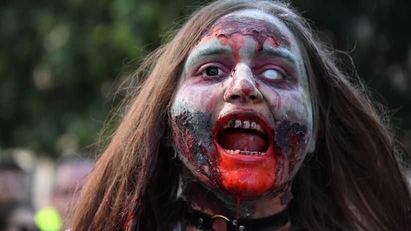 Seram, Gerombolan Zombie Berkeliaran di Jalanan Prancis - Bagian 3