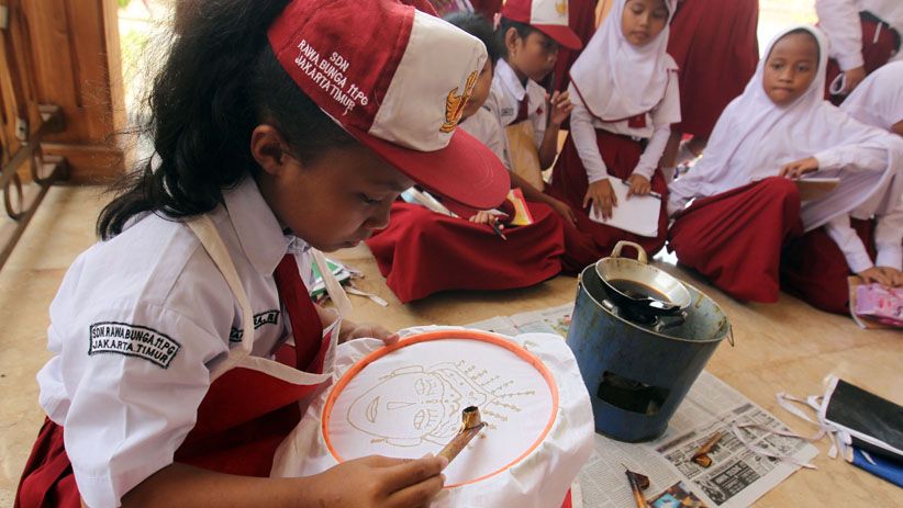 Mengenal Budaya Betawi, Siswa SD Ini Belajar Membuat Dodol - Bagian 4