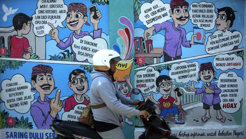 Dinding di Kampung Joho Solo Dipenuhi Mural Komik Anti-hoaks - Bagian 1