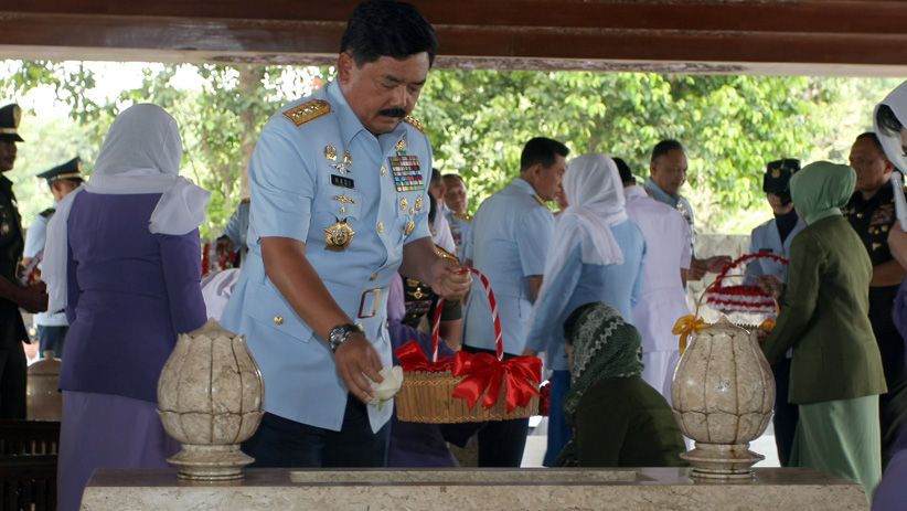 Panglima TNI Ziarah ke Makam Soekarno - Bagian 2