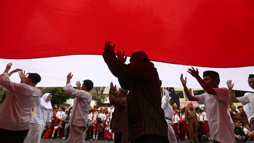 Warga Surabaya Ikut Aksi Teatrikal Kolosal Perobekan Bendera Belanda - Bagian 4
