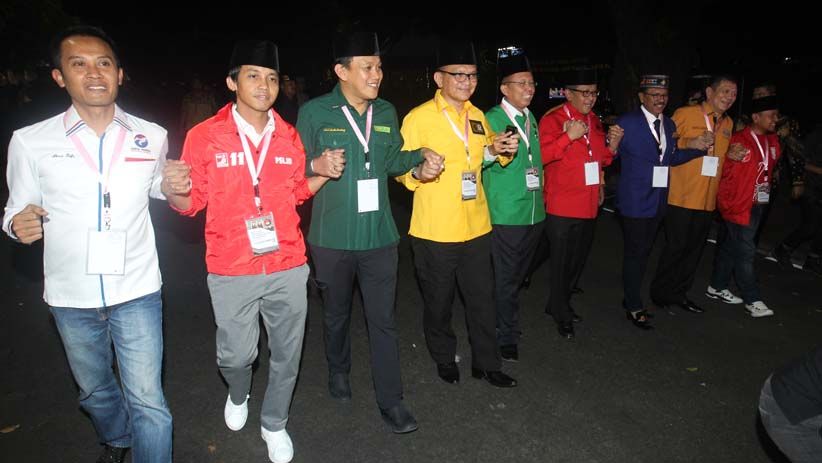 Kompak, Sekjen Parpol Pendukung Jokowi-Ma'ruf Amin Tiba di KPU - Bagian 2