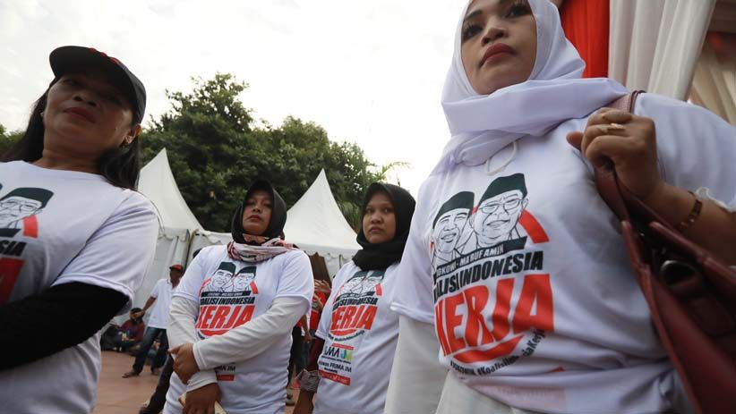 Pendukung Jokowi-Ma'ruf Amin Padati Tugu Proklamasi - Bagian 5