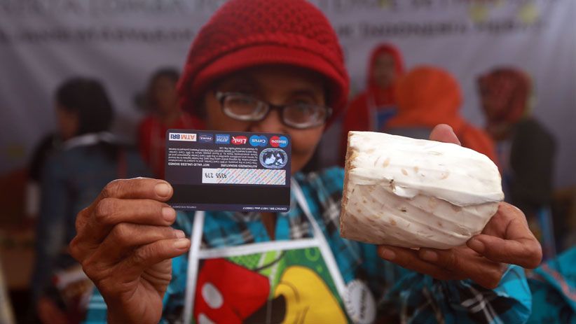 Emak-Emak Lomba Potong Tempe Setipis ATM - Bagian 2