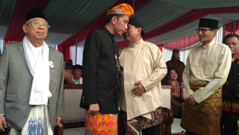 Deklarasi Kampanye Damai, Capres-Cawapres Pakai Baju Adat - Bagian 2