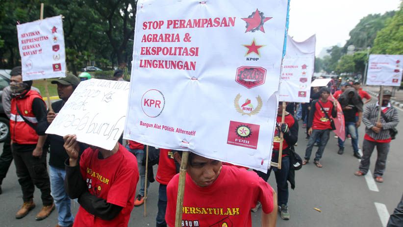 Tolak Politik Adu Domba, Buruh Gelar Aksi Teatrikal - Bagian 3