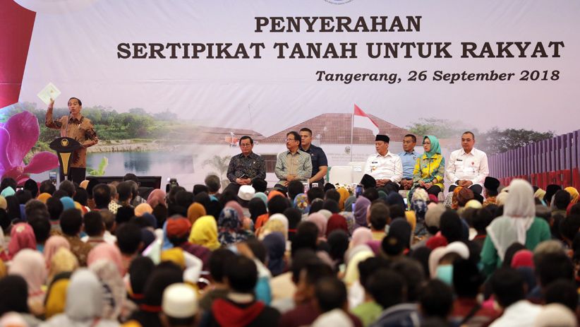 Presiden Jokowi Serahkan 10.000 Sertifikat Tanah Untuk Masyarakat Tangerang