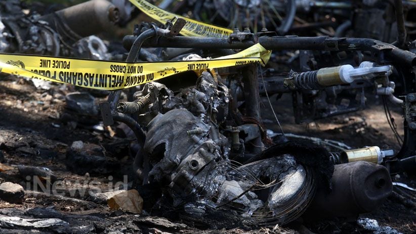 18 Sepeda Motor Pelajar SMKN 6 Surabaya Hangus Terbakar saat Parkir