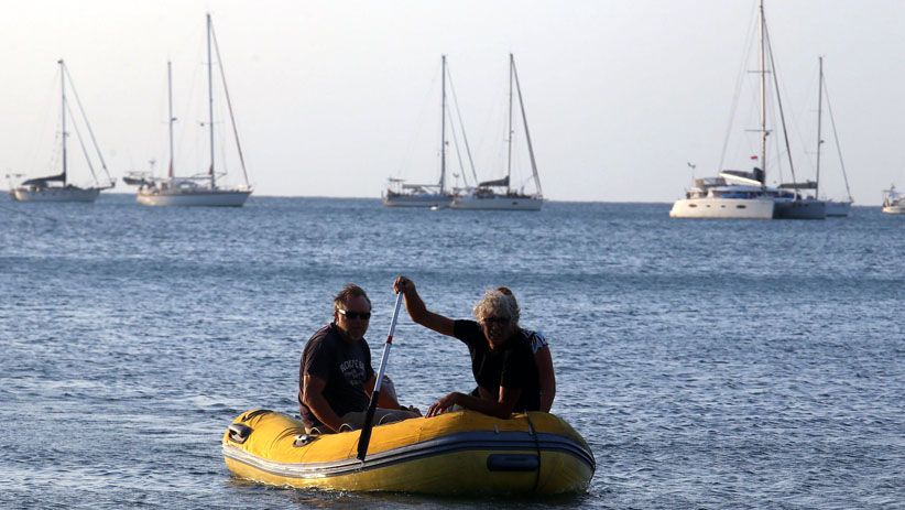 Kapal Layar Peserta Wonderful Sail Indonesia Berlabuh di Pulau Bawean - Bagian 2