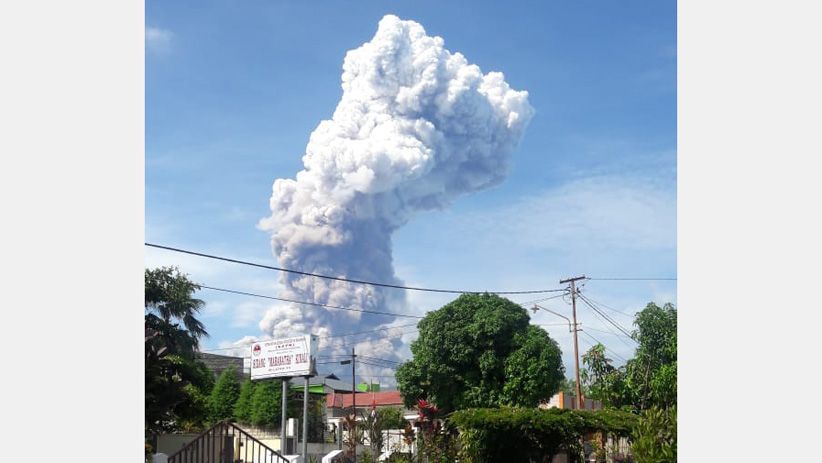 Foto-Foto Gunung Soputan Meletus, Tinggi Kolom Abu Vulkanik 4.000 M - Bagian 4